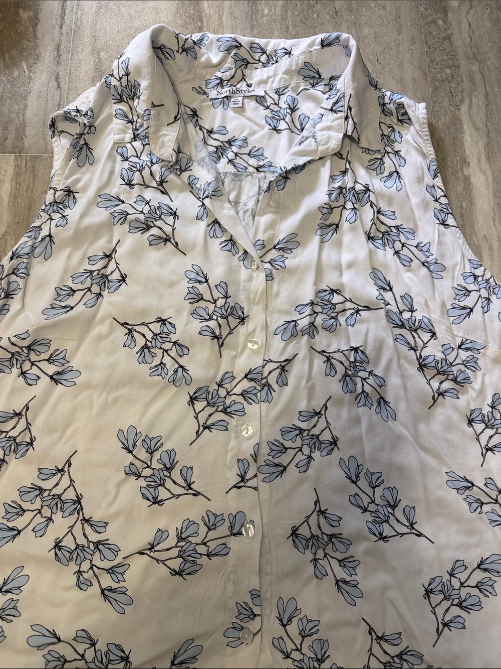 NorthStyle White Sleeveless Button-Down Top with Blue Floral Print 2XL